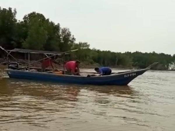 Mangsa ditemui lemas di muara Sungai Langat, Kampung Kelanang, selepas bot dinaiki dipercayai terbalik, pada Isnin.