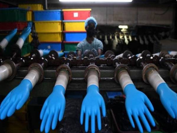 Top Glove Corporation Bhd menawarkan sebanyak 9,000 peluang pekerjaan untuk rakyat tempatan sepanjang 2021 bagi membantu menangani pengangguran di negara ini.