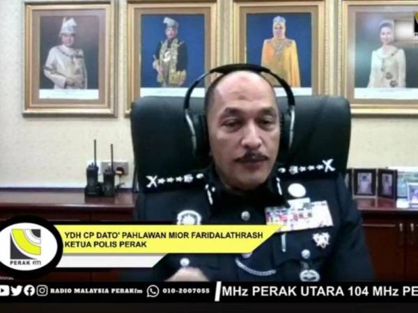 Mior Faridalathrash dalam sesi wawancara bersama radio Perak FM di sini pada Isnin.