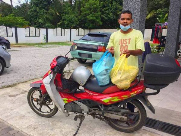 PKP merupakan lubuk rezeki buat Mohd Ibzaiki yang mengambil upah sebagai 'runner'.