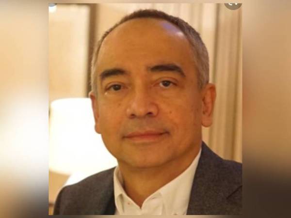  Nazir Razak