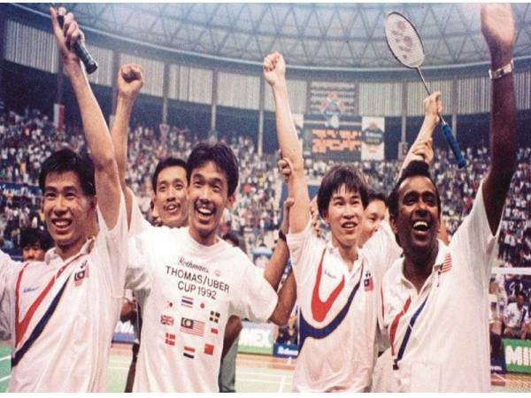 Imbas kembali, Rashid (dua dari kiri) dan Soon Kit (dua dari kanan) ketika membantu Malaysia menjuarai Piala Thomas 1992 di Kuala Lumpur.