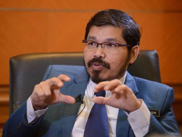 Datuk Seri Dr Mohd Uzir Mahidin