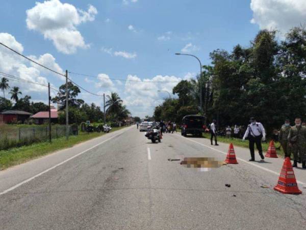 Kemalangan di Kampung Dendang Ketereh, Kota Bharu pada tengah hari Khamis.