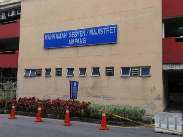 Bangunan Mahkamah Sesyen/Majistret Ampang. 