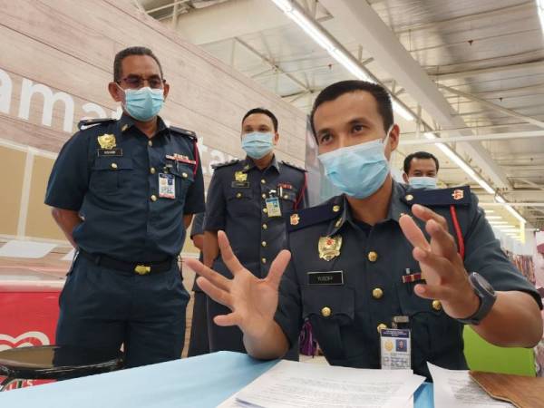 Mohamad Yusoff pada sidang media di Lotuss Ipoh Bercham, Ipoh pada Khamis.