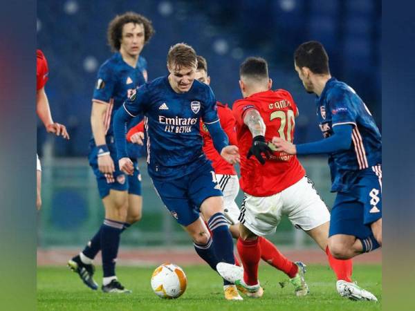 Arsenal hanya sekadar seri 1-1 dengan Benfica pada aksi di Stadio Olimpico pada awal pagi Jumaat.