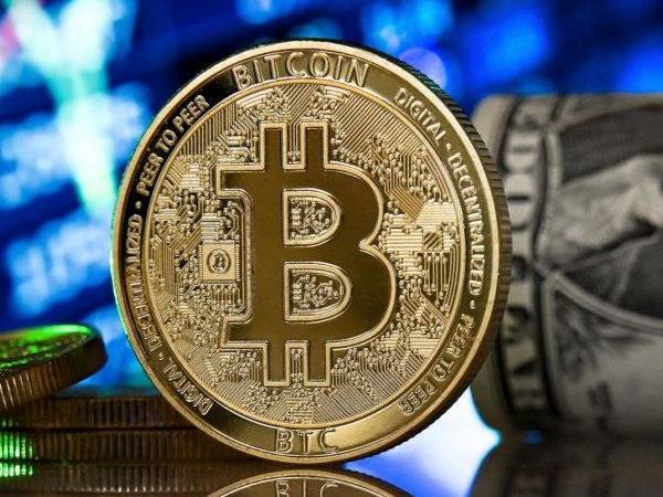 Polis Perak menumpaskan sindiket perlombongan mata wang kripto bitcoin yang beroperasi secara haram di negeri itu membabitkan 1,554 unit mesin bitcoin dianggarkan bernilai RM2.2 juta telah dirampas. - Gambar hiasan