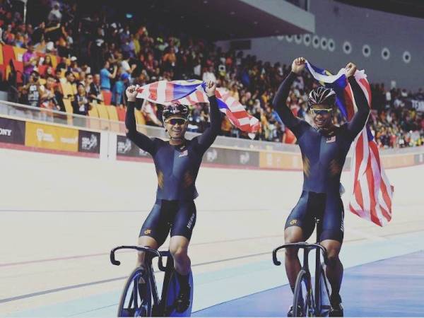 Azizulhasni (kiri) dan Shah Firdaus kini berada di Melbourne.