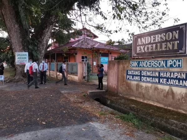 Seramai 151 pelajar SMK Anderson, Ipoh menduduki peperiksaan SPM pada Isnin.