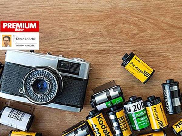 Pada masa itu antara jenama kamera yang popular ialah Nikon, Canon, Pentax, Minolta, Konica, Agfa, Yashica, Fuji dan puluhan lagi. Gambar hiasan 123rf.