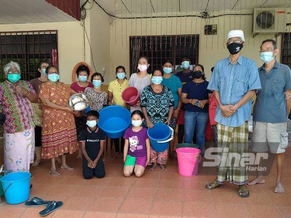 Penduduk Taman Seri Jerai, Gurun memohon agar pihak kementerian beri perhatian terhadap masalah air yang kritikal sejak dua minggu lalu.