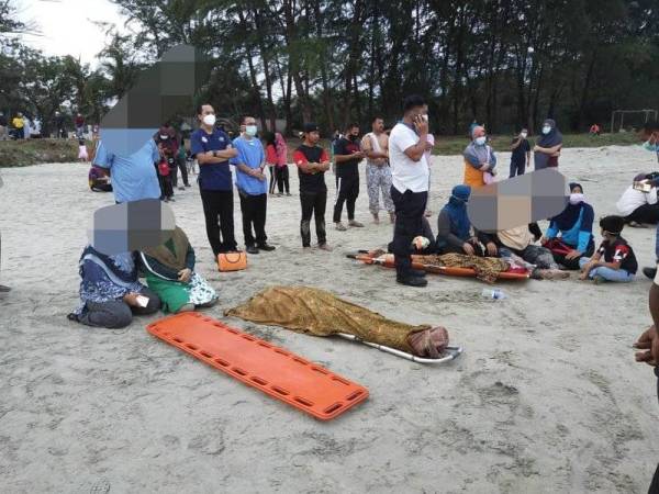 Mayat mangsa yang lemas di Pantai Sungai Ular, Kuantan ditemui pada petang Sabtu.