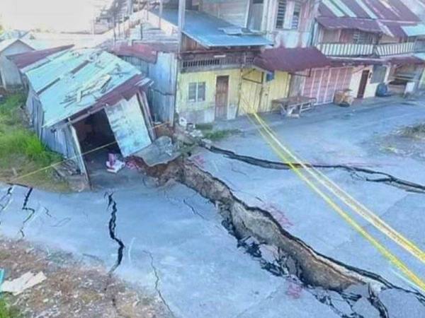 Rekahan baharu dilihat merebak ke tapak pam air milik JPS yang terletak beberapa meter dari lokasi asal kejadian.