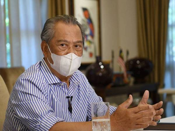 Muhyiddin ketika Wawancara Khas Bersama Perdana Menteri dengan beberapa organisasi media sempena setahun beliau menjadi perdana menteri di kediamannya di Bukit Damansara, di sini. - Foto Bernama