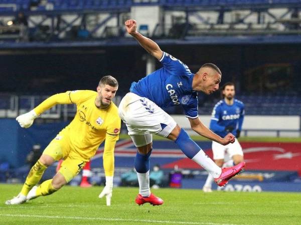 Penyerang Everton, Richarlison merembat ke gawang Southampton untuk gol tunggal perlawanan berkenaan.