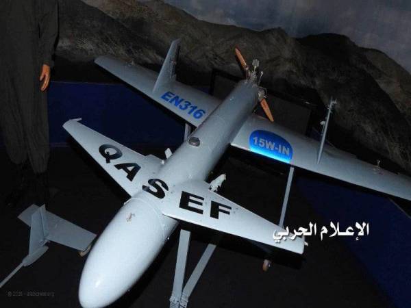 Dron Qasef-2K dilancarkan di rantau Asif dalam serangan terbaharu tentera Yemen ke atas Arab Saudi. - Agensi