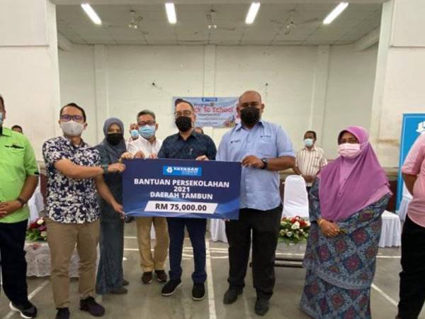 500 Pelajar Terima Bantuan Persekolahan Yayasan Bank Rakyat