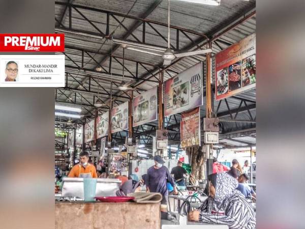 Orang ramai berpusu-pusu membanjiri setiap ruang kosong yang baru dikosongkan oleh pelanggan yang datang lebih awal.