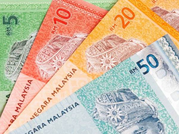 Mata wang tempatan menyusut kepada 4.0750/0780 berbanding dolar AS daripada 4.0720/0760 ketika ditutup pada petang Jumaat.