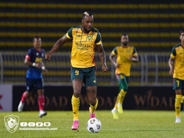 Kpah menjaringkan gol pada minit ke-20 selepas KDA FC berjaya melakukan serangan balas. FOTO IHSAN KDA FC