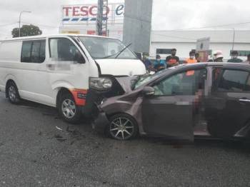 Suami Isteri Maut Dua Anak Cedera Dalam Nahas Jalan Raya