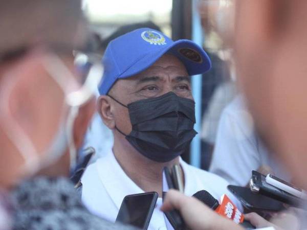 Saarani pada sidang akhbar di Kampung Nibung Hangus, Bagan Serai pada Khamis.