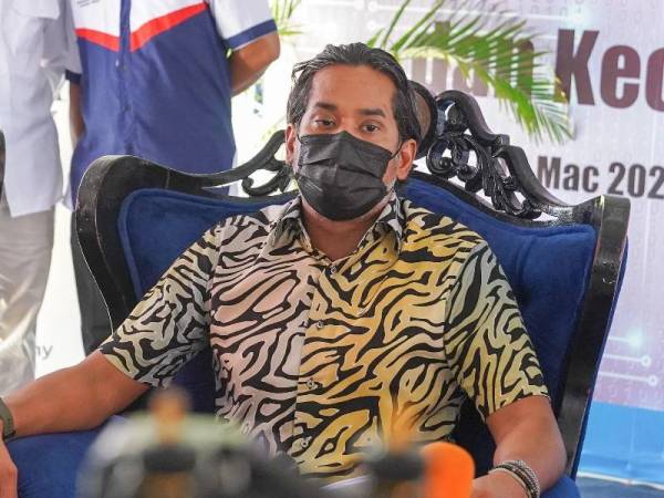 Khairy pada sidang media selepas melancarkan Aplikasi Robotik Kecerdasan Buatan di Pasar Ayam Amanjaya, di Ipoh pada Selasa.