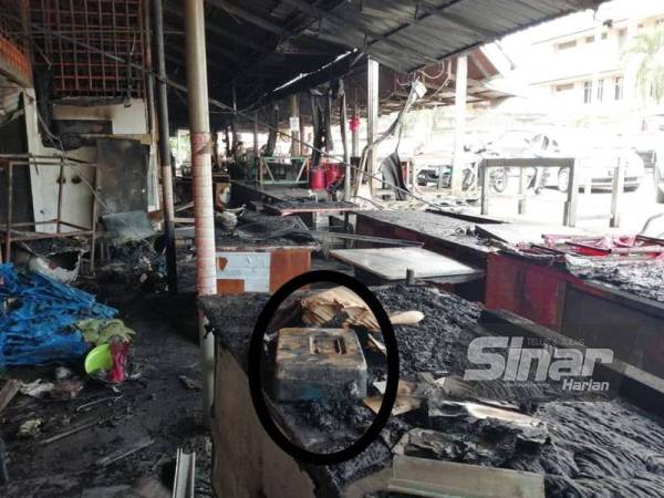  Lebih 40 kedai di Pasar Datuk Keramat terbakar namun tidak melibatkan sebarang kemalangan jiwa