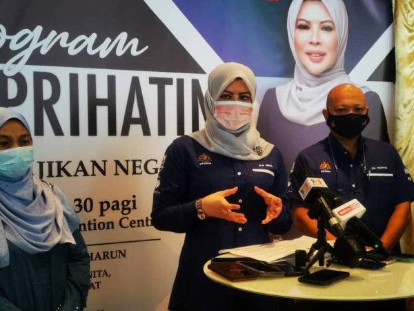 Rina pada sidang akhbar selepas menghadiri Program Kasih Prihatin Yayasan Kebajikan Negara di Kota Kinabalu.