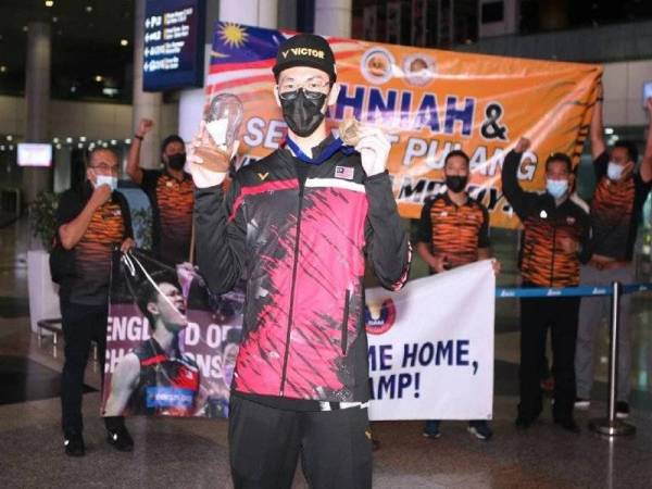 Wira negara selamat kembali ke tanah air