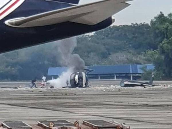 Sebuah helikopter terhempas di LTSAAS, Subang, pada Rabu.