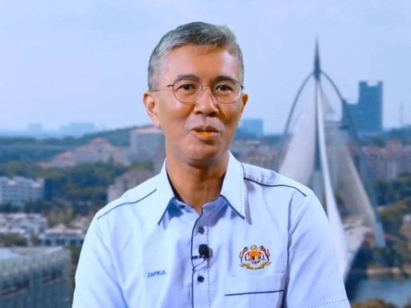 Tengku Zafrul membentangkan laporan Unit Pelaksanaan dan Koordinasi Stimulus Ekonomi Antara Agensi Nasional (LAKSANA) ke-46 menerusi laman Facebook beliau.