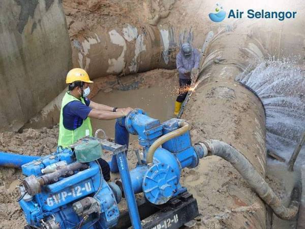 Kerja-kerja pengalihan dan penyambungan paip baharu berdekatan kilang Carlsberg di Persiaran Selangor Seksyen 15, Shah Alam telah dimulakan pada pagi Selasa.