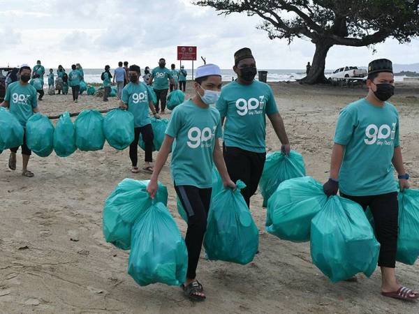 Sukarelawan Geng Plastik Ija