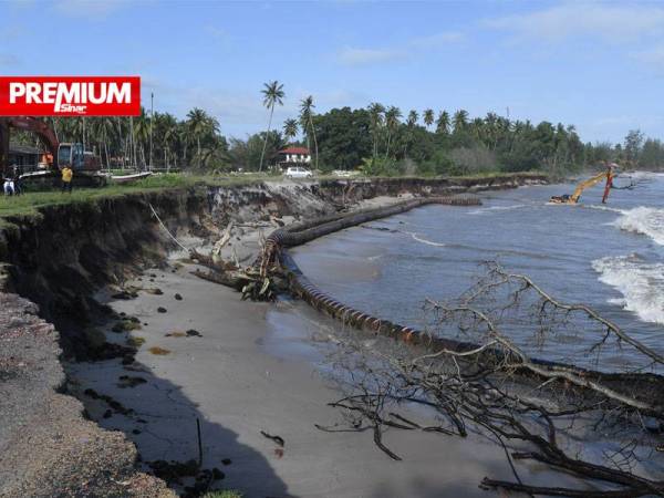 Antara kawasan pantai di Kampung Pengkalan Maras, Kuala Nerus yang terlibat hakisan dan kini dalam proses pemulihan.