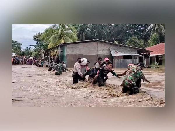 Bencana banjir lumpur, tanah runtuh dan angin kencang akibat Badai Seroja di Flores Timur di Nusa Tenggara Timur, Indonesia, sehingga malam tadi disahkan meningkat kepada 84 orang. - Foto AP/ picture alliance