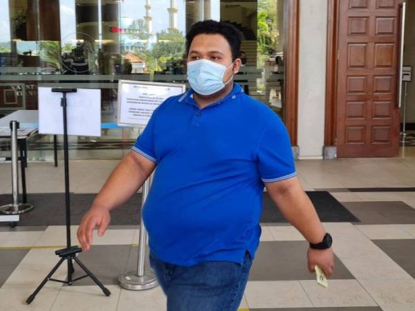 Pemandu e-hailing yang pernah didenda RM16,000 hina Agong ...
