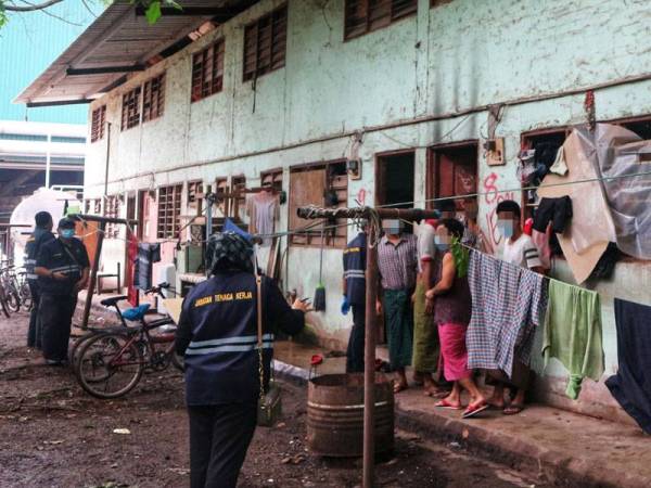 Syarikat Pembuatan Papan Lapis Didakwa Tidak Patuhi Akta 446