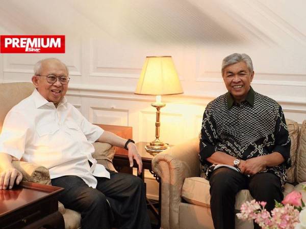 Tan Sri Tengku Razaleigh Hamzah (kiri) bersama Datuk Seri Dr Ahmad Zahid Hamidi - Foto Ihsan Facebook Zahid Hamidi