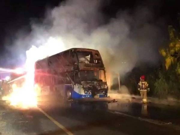  Lima termasuk dua kanak-kanak maut dan sekurang-kurangnya 12 cedera parah selepas sebuah bas pelancong dua tingkat terbakar di wilayah Khon Kaen timur laut Thailand pada Selasa pagi.