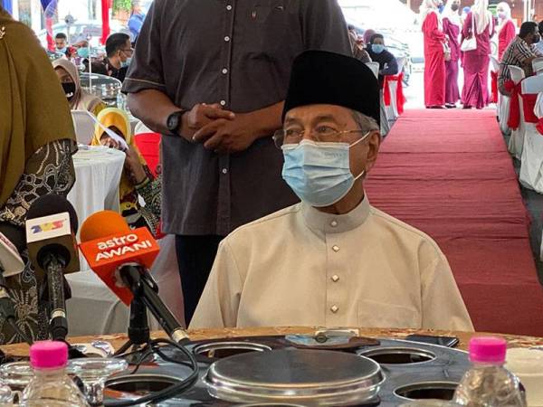 Tun M serba salah bertanding PRU15