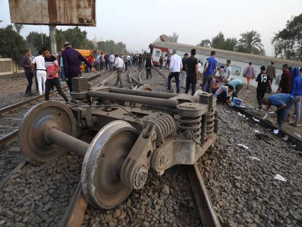 Sekurang-kurangnya 11 orang terbunuh, manakala 98 yang lain cedera dalam nahas kereta api tergelincir di utara Kaherah, pada Ahad. Foto Xinhua