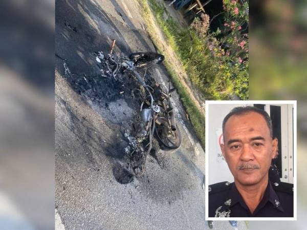 Keadaan motosikal dinaiki Ahmad Tarmizie yang rentung selepas terbabit nahas dengan sebuah lagi motosikal pada petang Selasa. (Gambar kecil: Barudin)