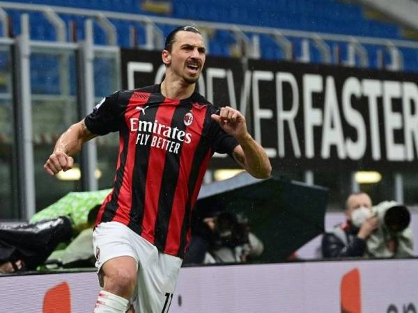 Ibrahimovic menandatangani kontrak baharu selama setahun bersama AC Milan.