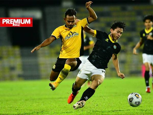 Aksi antara skuad Projek FAM-MSN dan Perak FC II di Stadium Perak, Ipoh pada Jumaat.
- Foto FB SPORTFLEX