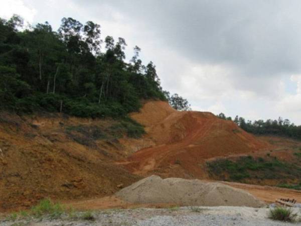 Pemaju perumahan itu dikesan menjalankan aktiviti kerja tanah tanpa mendapat kelulusan EMP terlebih dahulu.