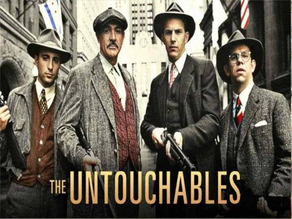 The Untouchables adalah filem Amerika Syarikat diterbitkan pada 1987 yang diarahkan oleh Brian De Palma dengan Art Linson sebagai produser