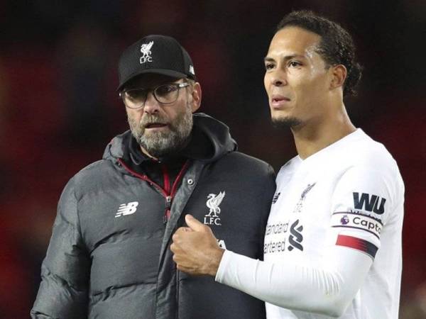 Klopp (kiri) mengharapkan pasukan kebangsaan Belanda tidak memaksa van Dijk beraksi pada kejohanan Euro 2020.