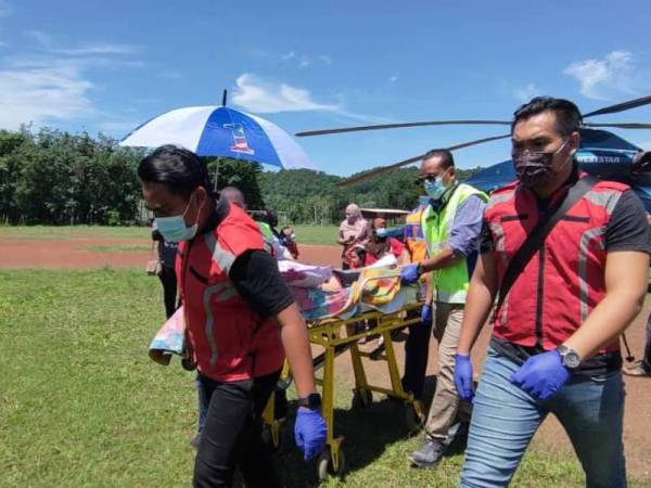 Penerbangan ihsan yang membawa Noraifa tiba kira-kira jam 12 tengah hari di Padang SK Bukit Hijau, Mukim Derang, Pokok Sena pada Ahad.